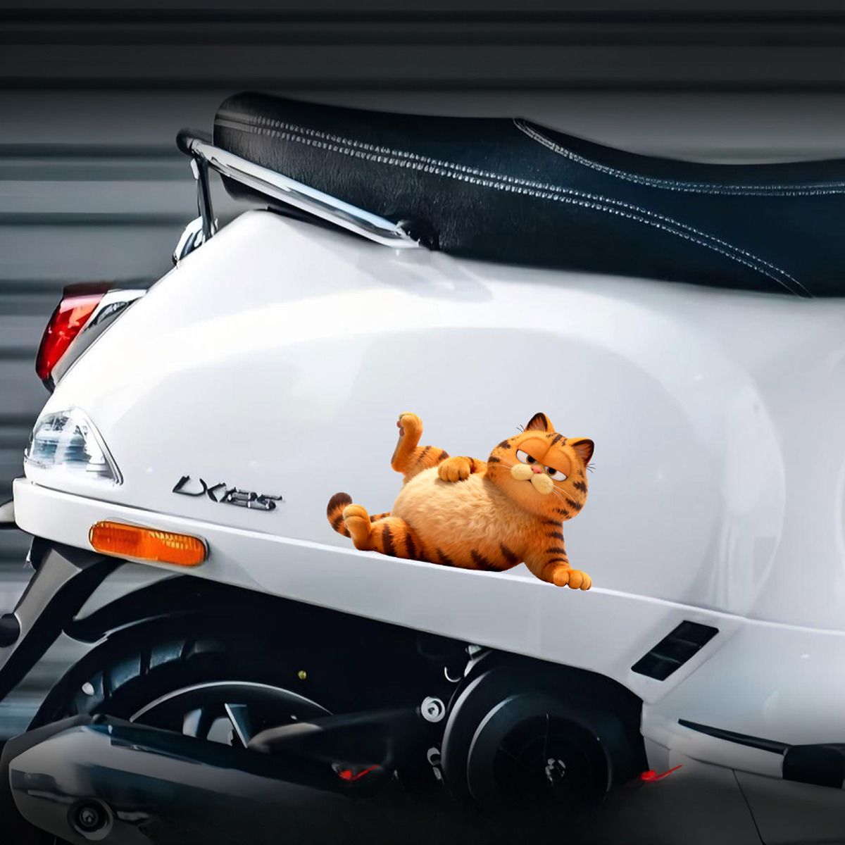 かわいいガーフィールド漫画ビニールステッカー防水電動バイクボ - Anime Cosplay Roleplay のレビューと価格